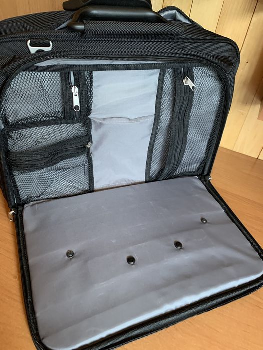 Сумка фірмена”Kensington” для ноутбука на 15.6* розмір40*30*15 см.