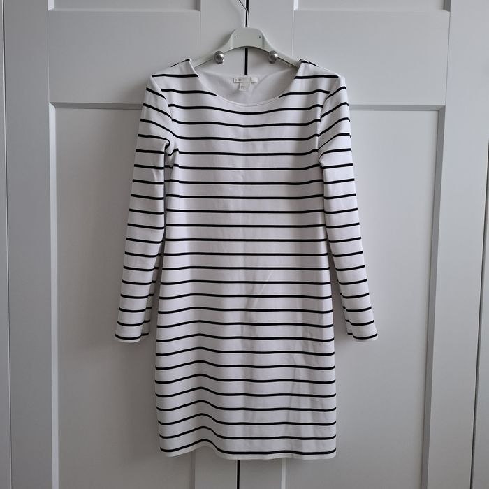 Sukienka z rękawem _czarny prążek_H&M/S