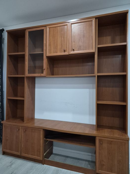 Movel sala com alguns sinais de uso
