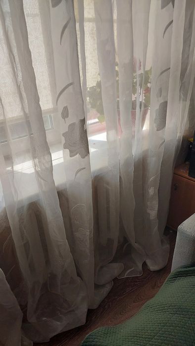 Продам комплект тюль разной расцветки и размера.