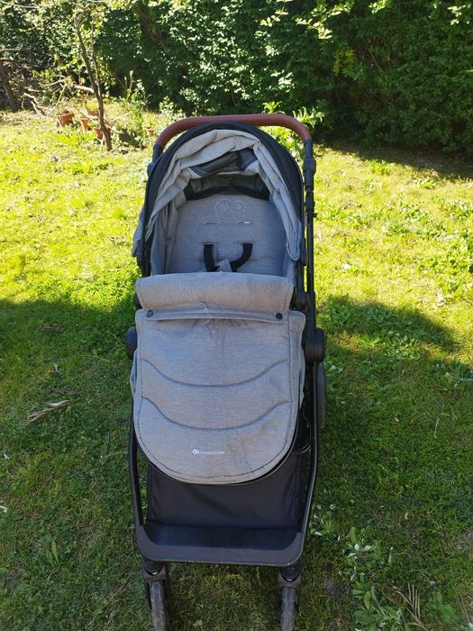 Carrinho de bebé com ovo KINDERKRAFT ESME CINZA