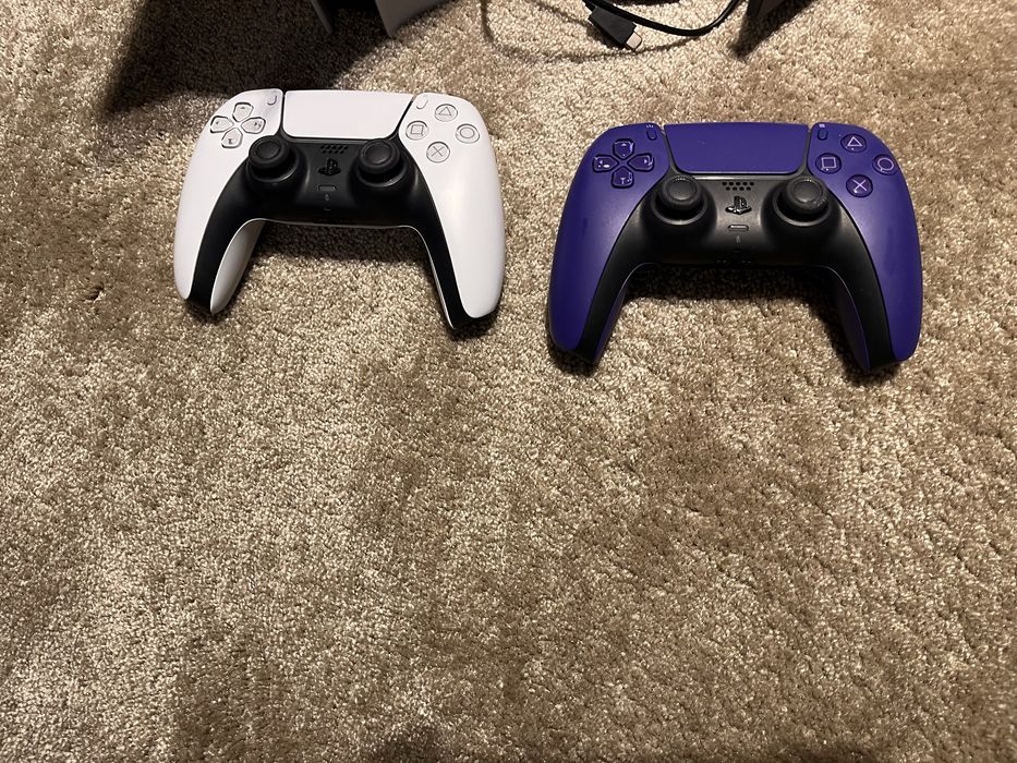 Konsola playstation 5 z napędem +2pady