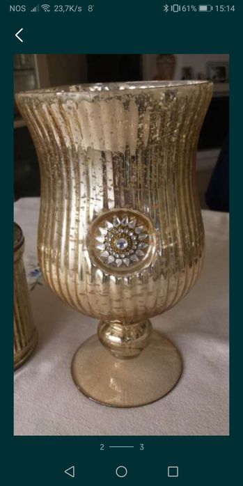 Peças decorativas em tom ouro velho