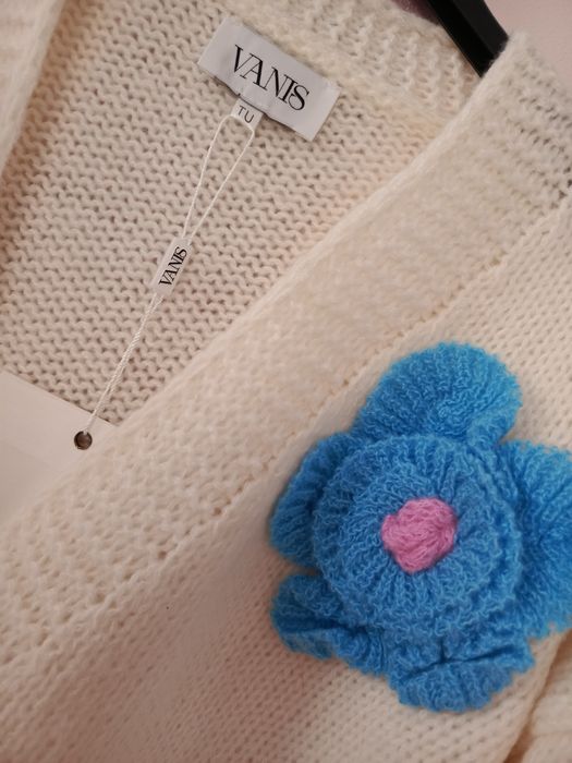 Kremowy gruby sweter kardigan damski kwiaty 3d Vanis oversize