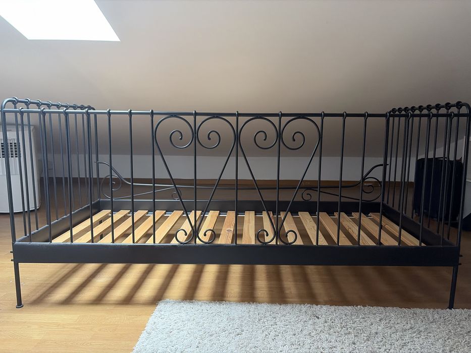Cama de ferro ikea