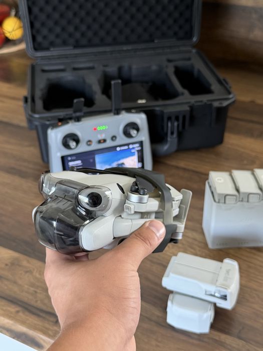 Dron dji mini 4 pro ,rc2, 5 akumulatorów!!!