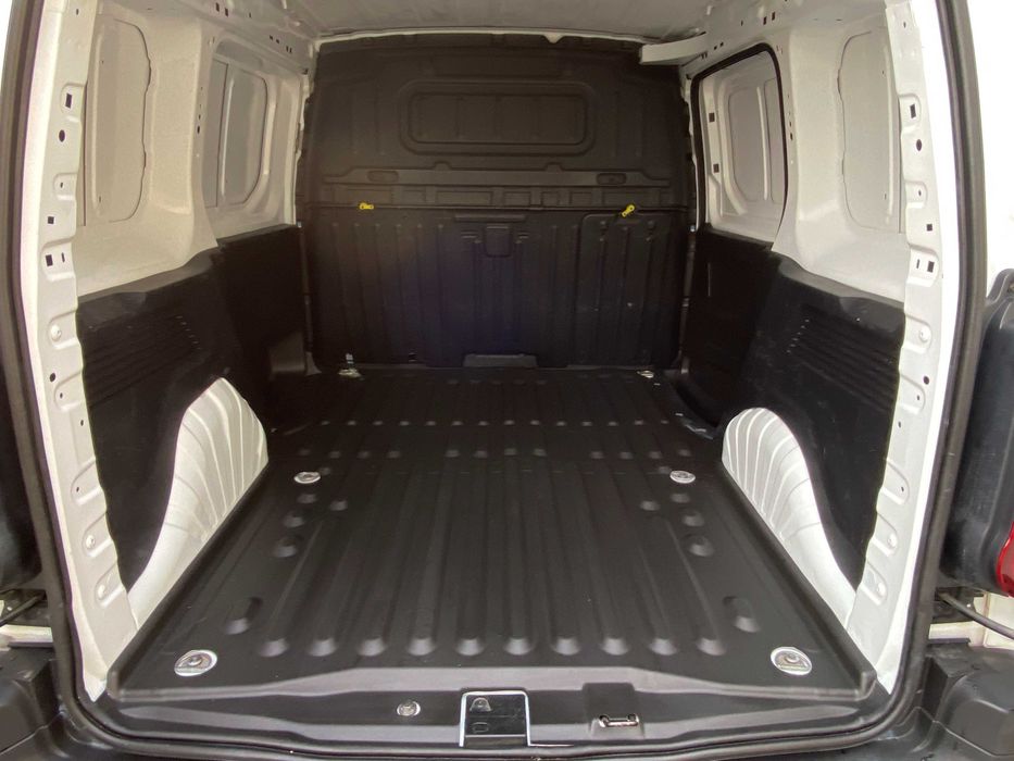 Peugeot Partner 1.6 HDI  100cv  Carplay NACIONAL Só 99 mil kms!!