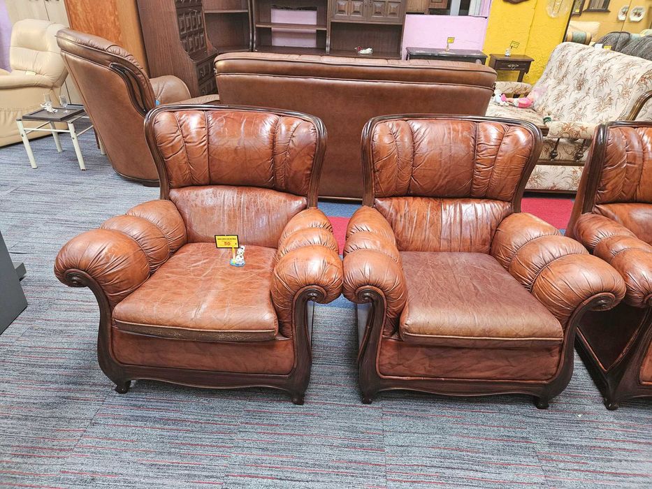 Sofás individuais em pele - Algumas marcas de desga
