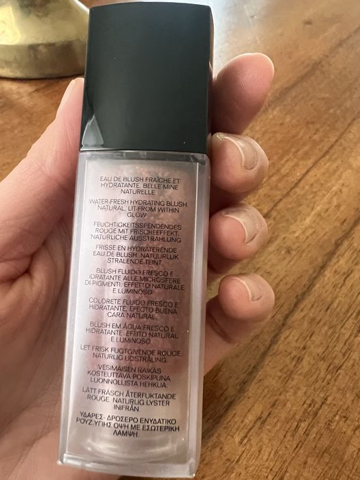 Рідкі румʼяна Chanel