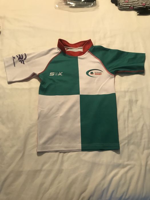 Vendo equipamento de Ragueby, tamanho 7/8 anos, praticamente novo.