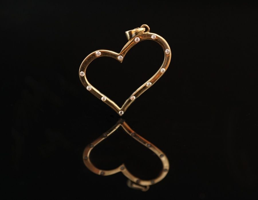 Złoto 585-złota zawieszka Serce z Cyrkoniami.