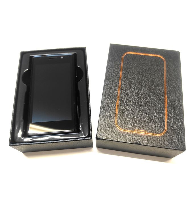 World's Smallest Mobile Phone, with Screen Protector and Protective Case64564135053441121