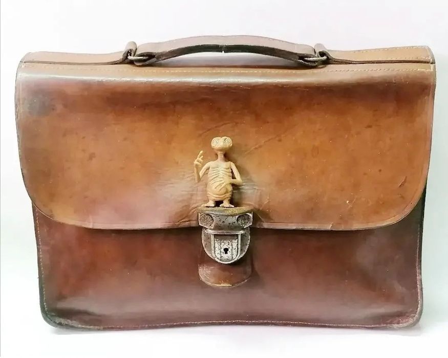 Leather folder

€30

Dimensions
35 x 25 cmLeather folder

€30

Dimensions