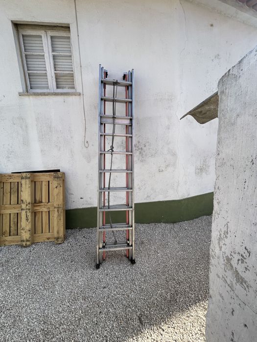 Escada extensivel 3x10 aprox 6,5mt altura