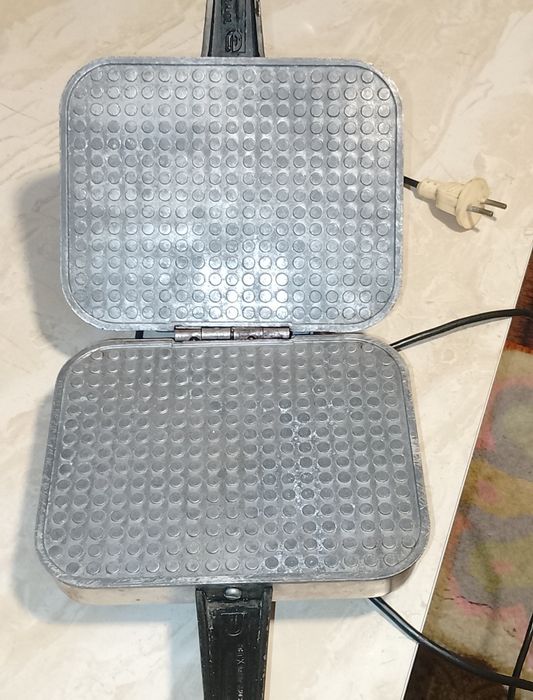 Продам вафельницу СССР