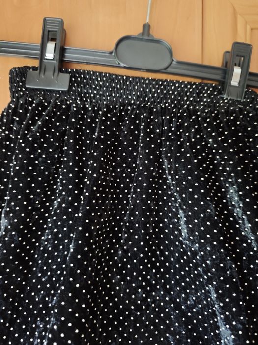 Spódnica dziewczęca rozmiar 140 czarna w białe kropki tiulowa