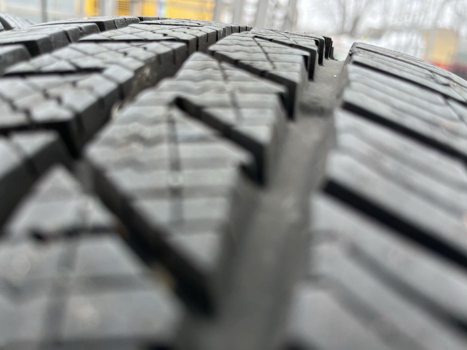 Продам зимові шини в гарному стані Barum Polaris 205/55 R16