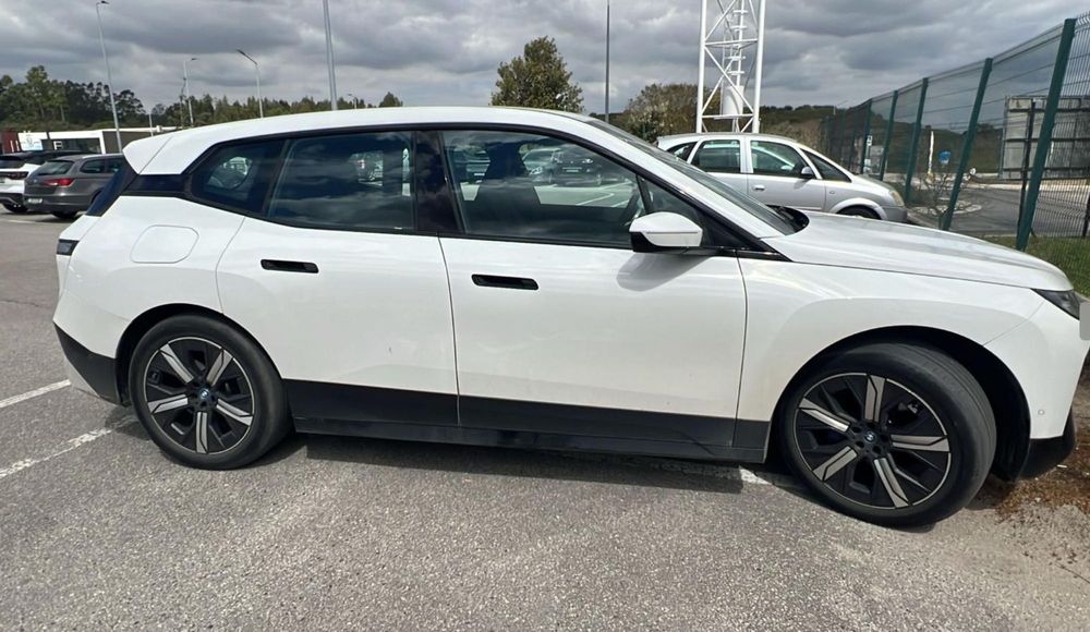 IX 40, pack desportivo, carro de garagem