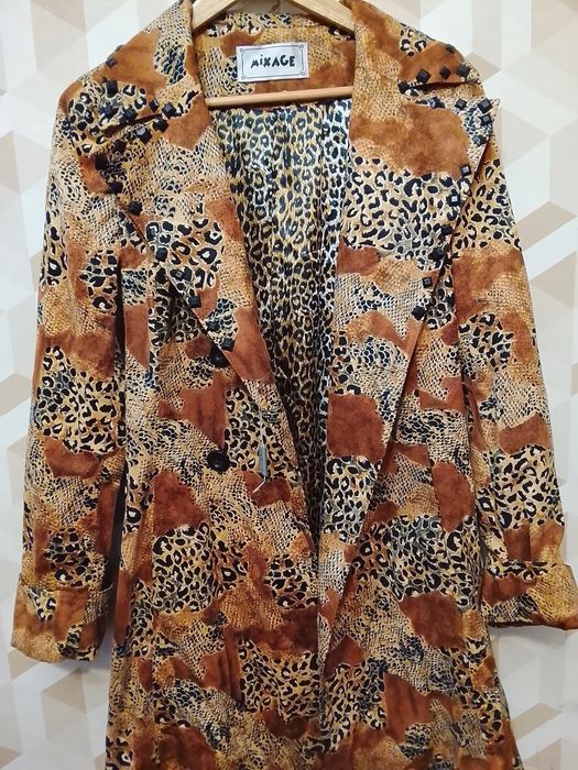 Продам два пальта осінь-зима