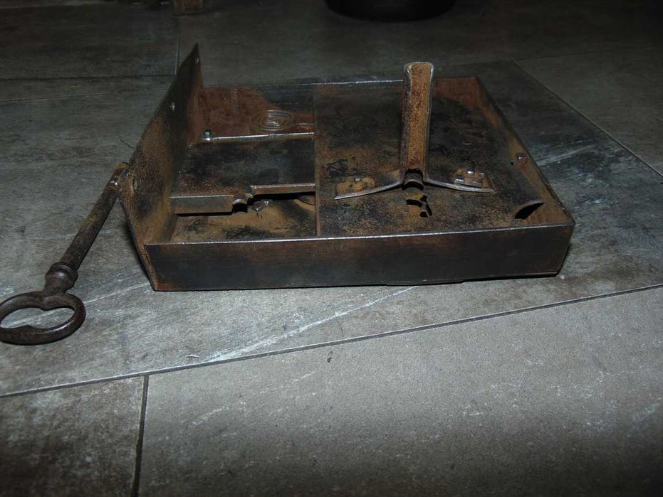 XIX w.zamek do bramy,bramki itp.