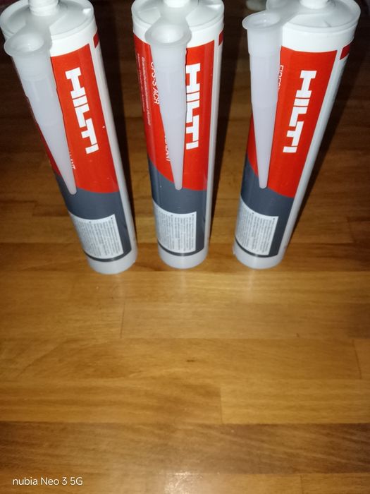 Hilti CFS-S ACR, спеціальний протипожежний акриловий герметик.