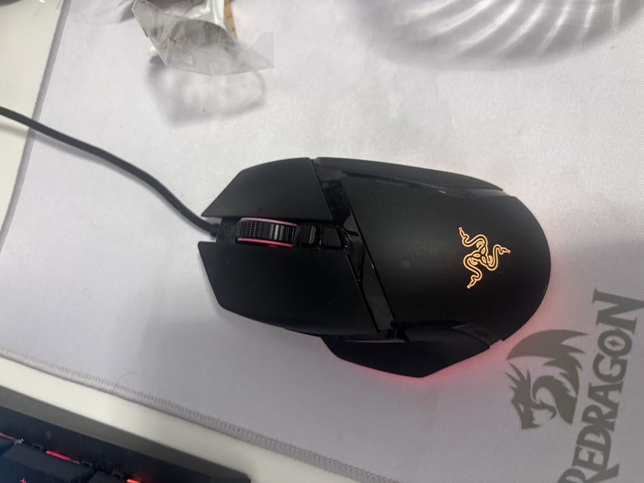 Komputer Ryzen 5 5600, radeon rx 9060xt, 16 gb ram + monitory i myszka