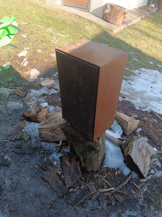 Głośniki plus subwofer.Głośniki po dwie sztuki