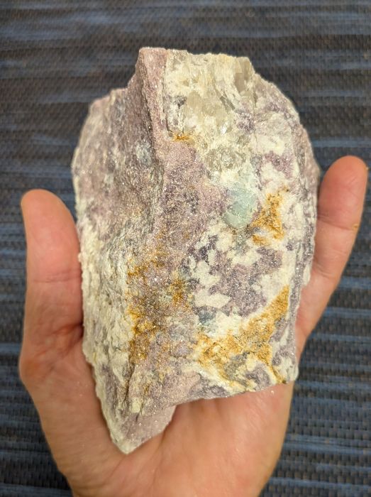 Lepidolite com topázio azul