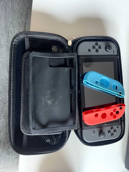 Consola Nintendo Switch 1.1 + Comando Pro