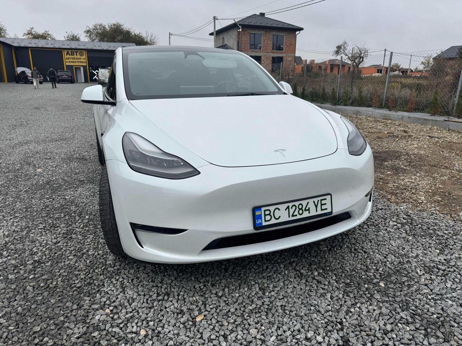Tesla model Y Performance 2023