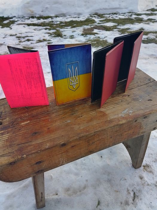 Обложка на паспорт-2шт,кожанная обложка-1шт,обложка загранпаспорт-1шт.