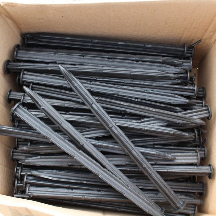 Пластиковий садовий бордюр.Бордюрна стрічка з кілочками. Екобордюр