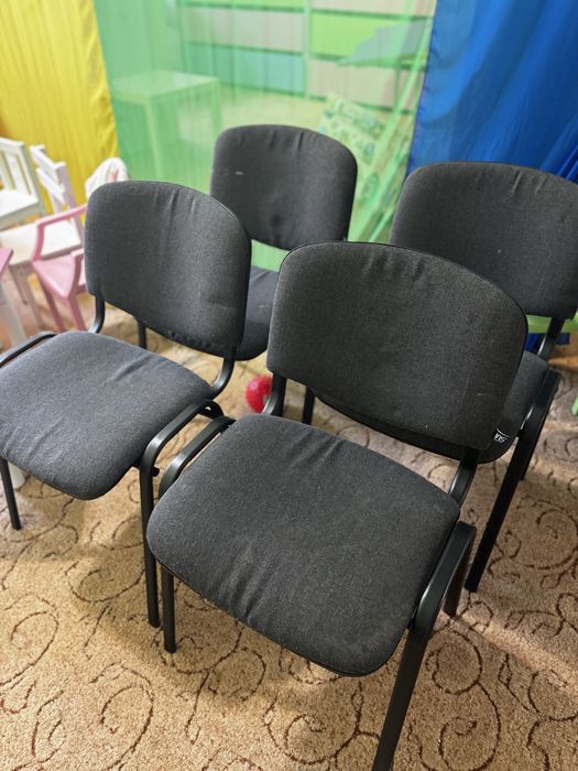 Продам 4 офисних стула