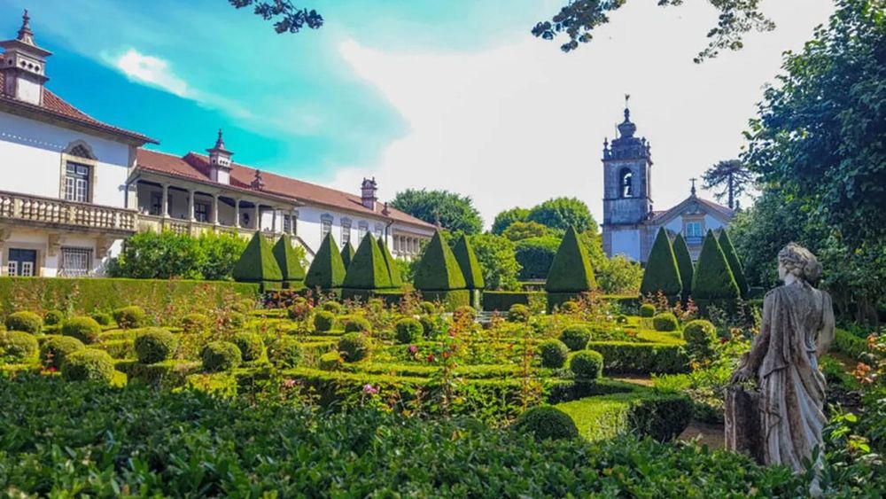 Casa para Férias em Santar !! venha visitar um dos mais bonitos jardins históricos, faça uma pausa com uma prova de vinhos do Dão e relaxe nosso AL
