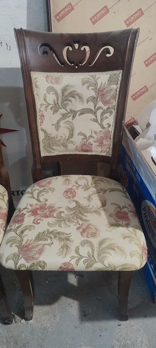 Продам стулья 6шт и стол 1шт,цена за 1шт