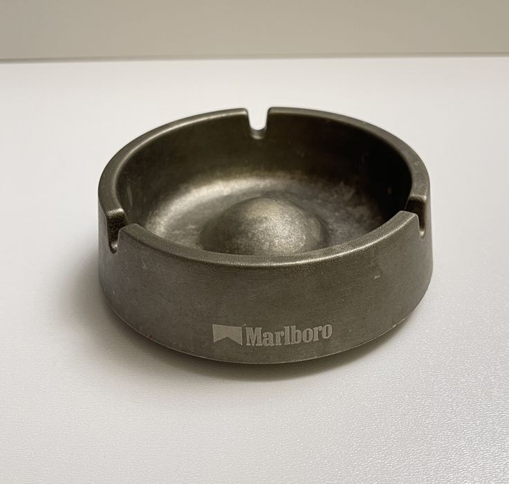 Popielniczka kolekcjonerska metalowa Marlboro