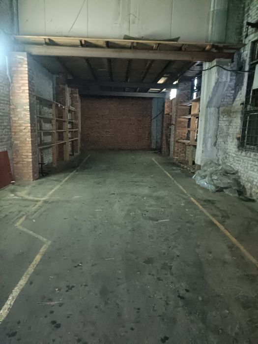 Солом'янський р-н. Склад 135м- рампа, пандус.