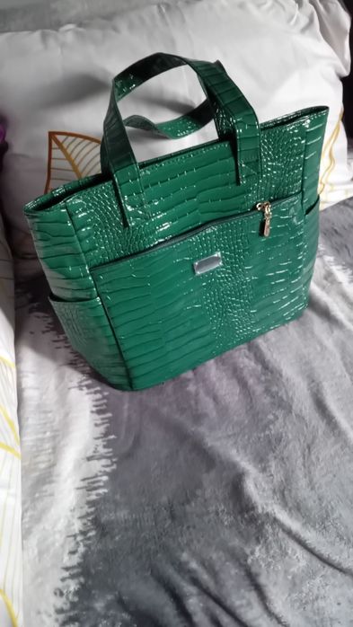 Przepiękna zielona torebka