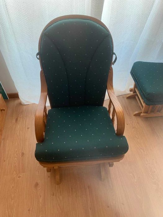 Cadeira de Baloiço + apoio para os pés // Como nova!