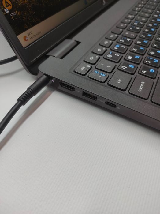 Офісний ноутбук Dell latitude 3520/SSD 256Gb/RAM 8 Gb