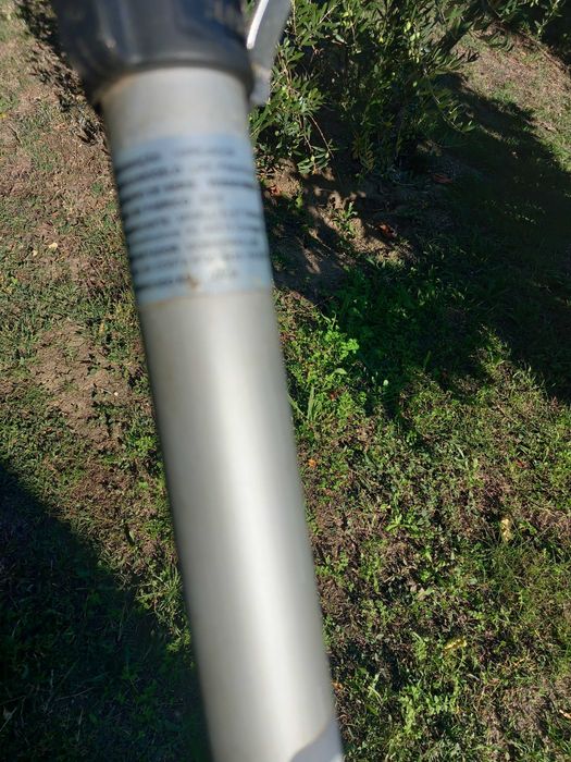 Varejador de azeitona a bateria telescópico (até 4m) ( Bateria não incluída)