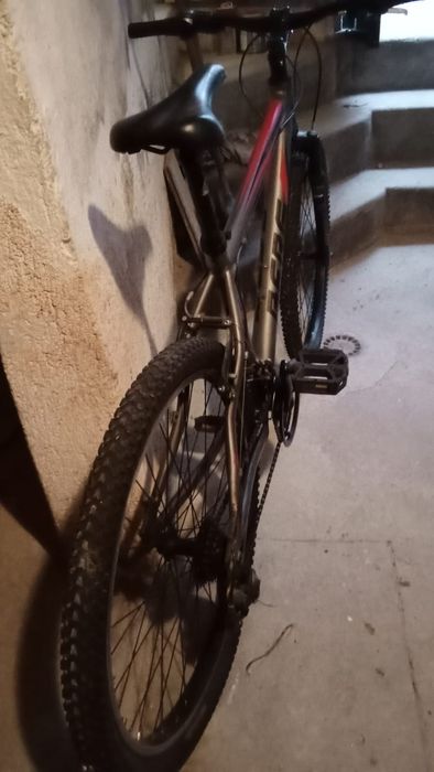 Bicicleta berg usada