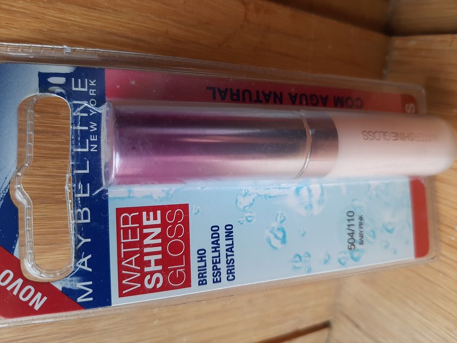 Gloss e batons Maybelline e L'Oreal (várias tonalidades)