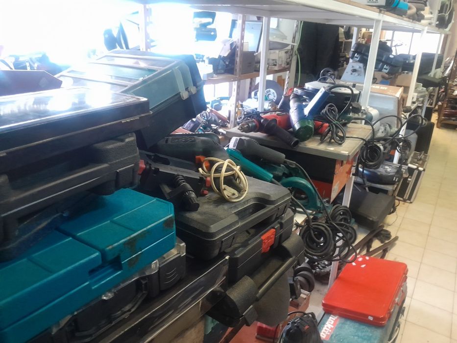 Vendo recheio total de ferramentas electricas/ manuais 3000€