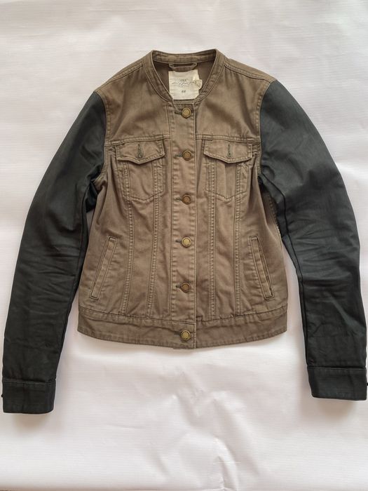 Куртка на дівчинку