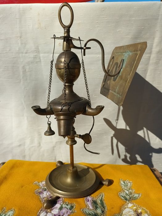 Candeia e seus penduricalhos