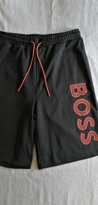 Krótkie szorty dresowe BOSS rozm. M