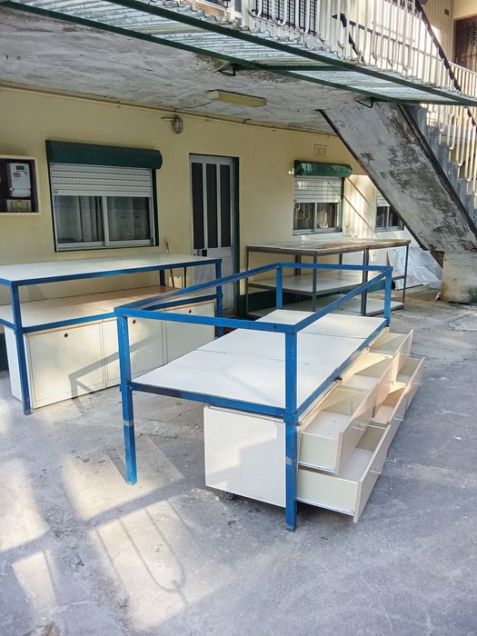 Varias Bancadas em ferro com Gavetas e tornos Oliva n 4