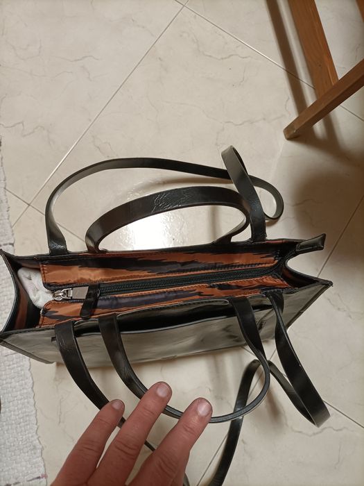 Mala Parfois, tamanho médio em preto