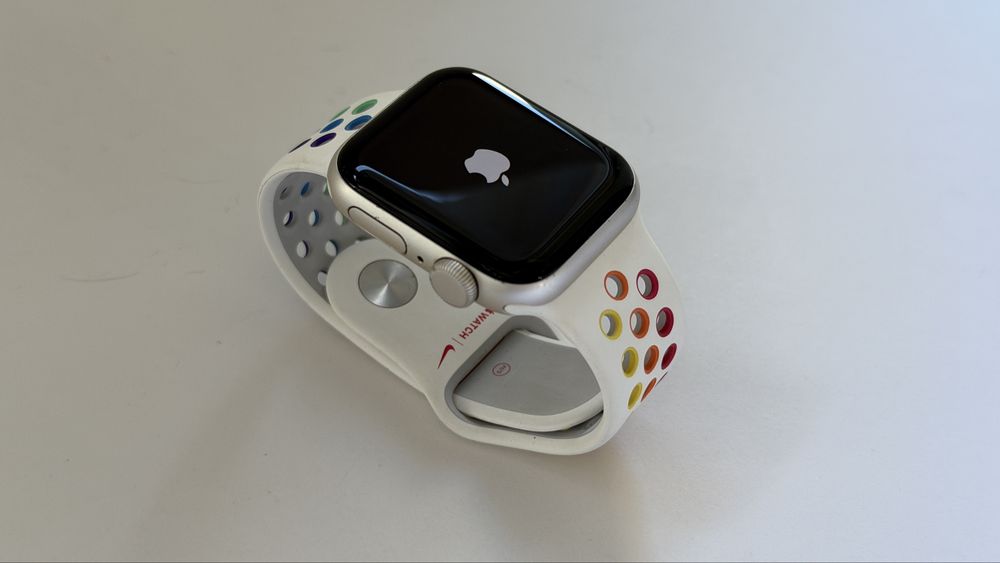 apple watch se nike 40mm - купити телефони та аксесуари - Ціна на